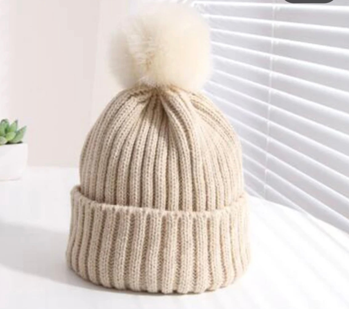 Kids Beanie - Beige pom pom